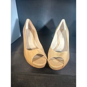 Via Spiga Peep Toe Heels Tan Patent Leather Pumps Shoes Size 9M‎
